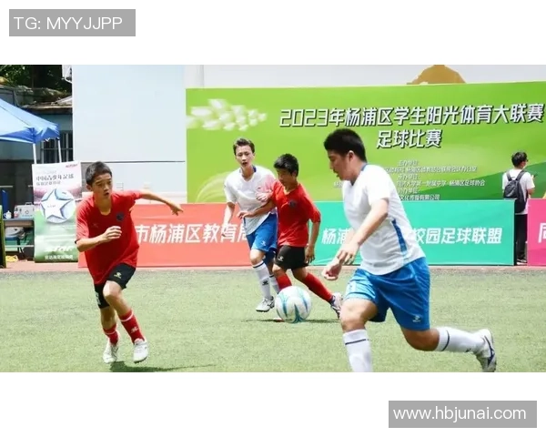 杨秀英专访：从绿茵场到人生舞台的足球之旅回顾