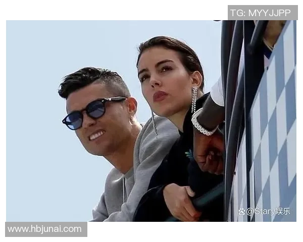 足球明星专访中国女友揭秘爱情故事与跨国生活的点滴分享 足球明星专访中国女友揭秘爱情故事与跨国生活的点滴分享